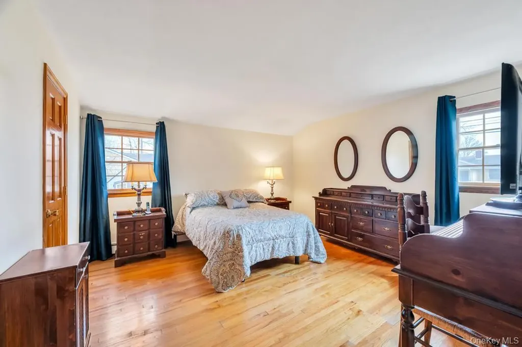 287 6th Avenue Saint James NY 11780