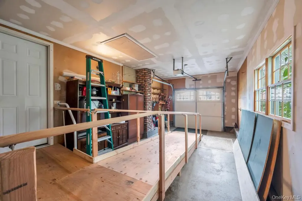 287 6th Avenue Saint James NY 11780