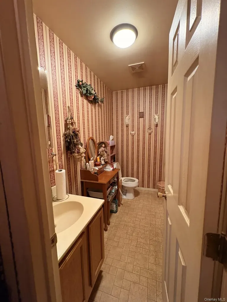 142 King Road Rocky Point NY 11778