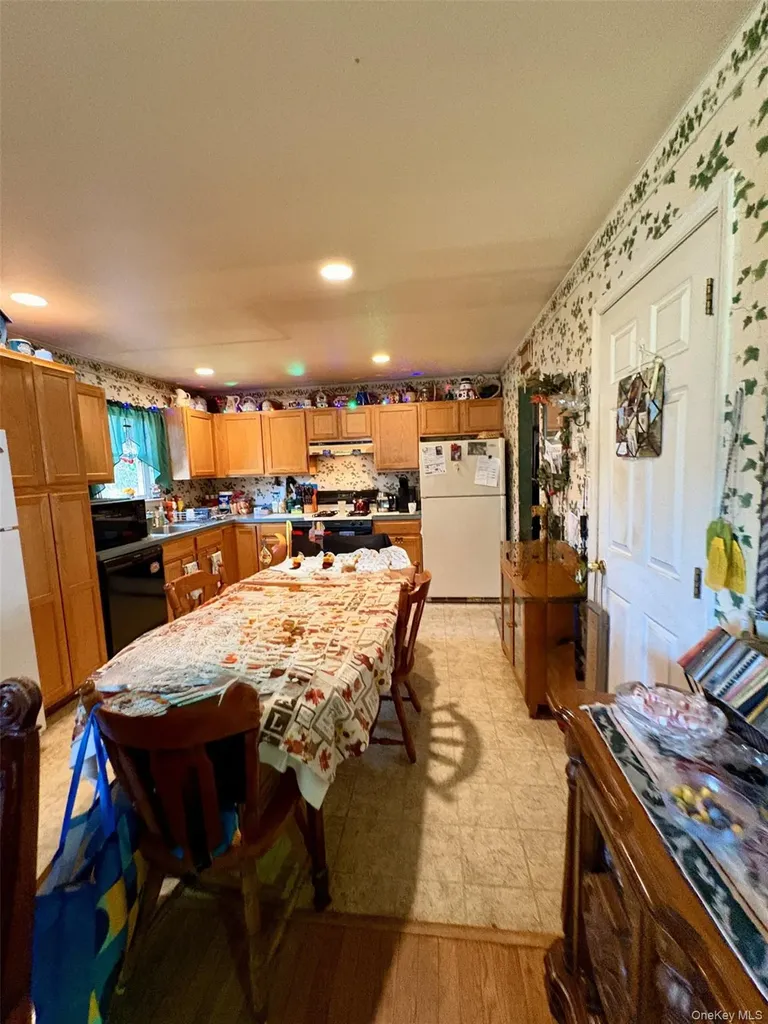 142 King Road Rocky Point NY 11778