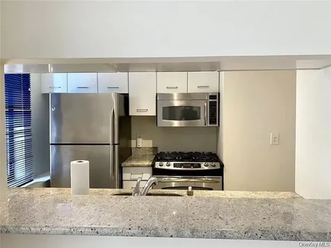 4 Martine Avenue White Plains NY 10606