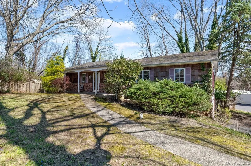 20 Veronica Court Smithtown NY 11787