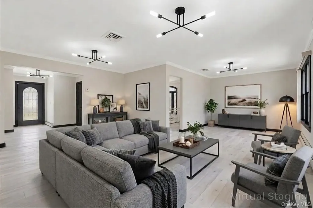 20 Veronica Court Smithtown NY 11787