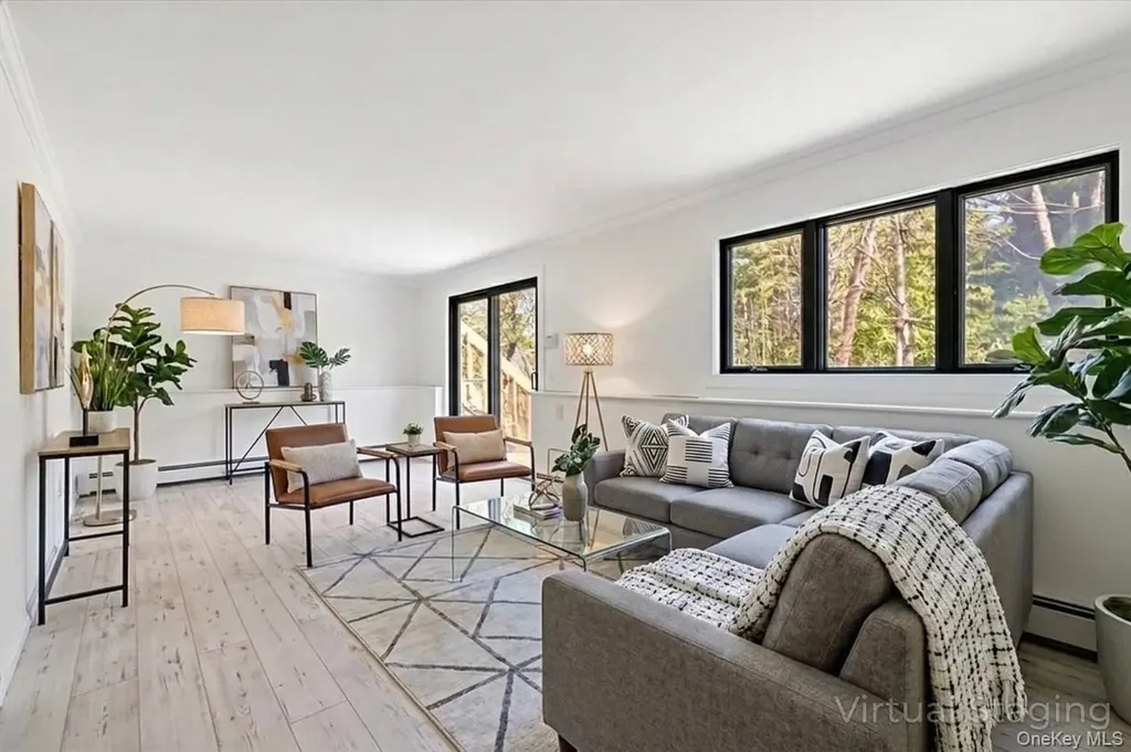 20 Veronica Court Smithtown NY 11787