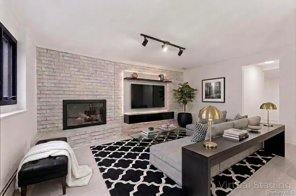 20 Veronica Court Smithtown NY 11787