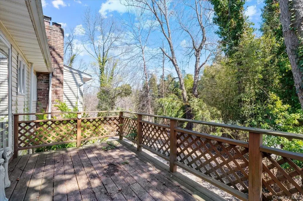 20 Veronica Court Smithtown NY 11787