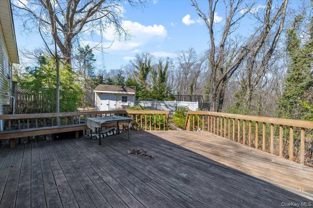 20 Veronica Court Smithtown NY 11787