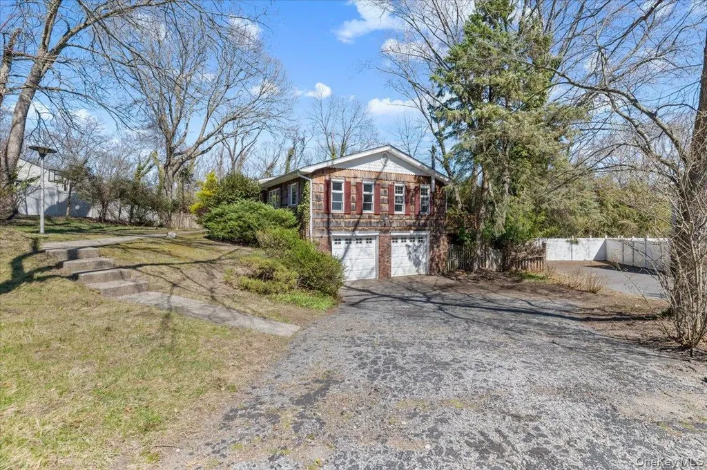 20 Veronica Court Smithtown NY 11787