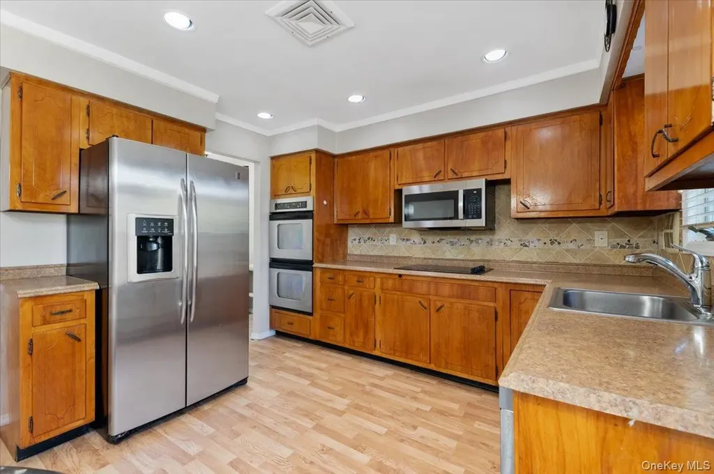 20 Veronica Court Smithtown NY 11787