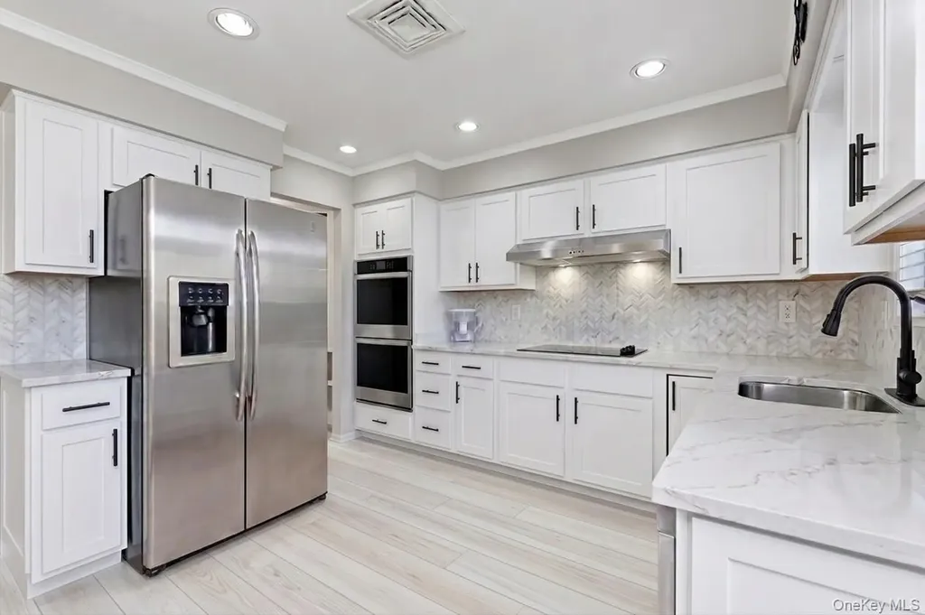 20 Veronica Court Smithtown NY 11787