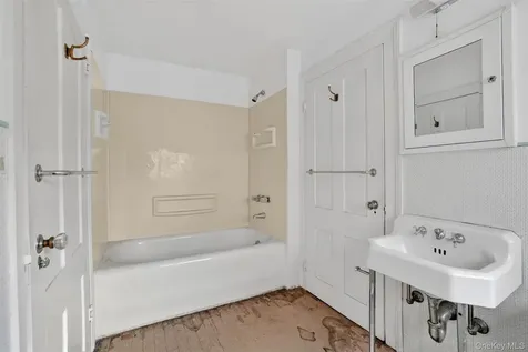 139 Watch Hill Road Cortlandt Manor NY 10567
