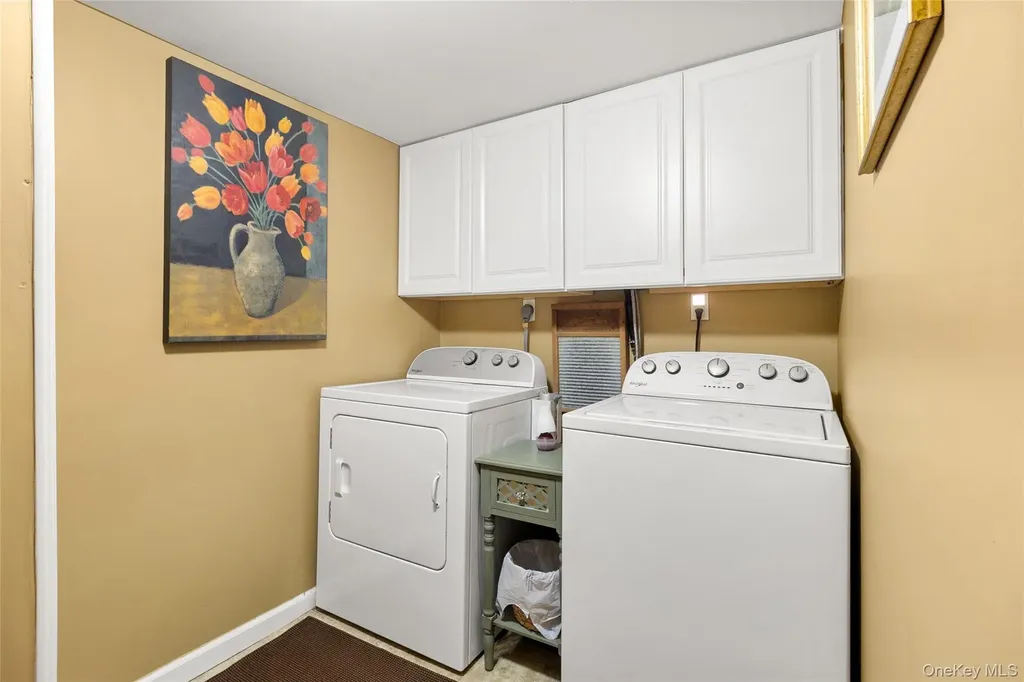 10 Denise Drive North Babylon NY 11703