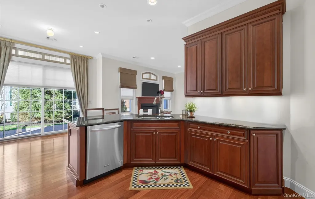 702 Equestrian Way Westbury NY 11590