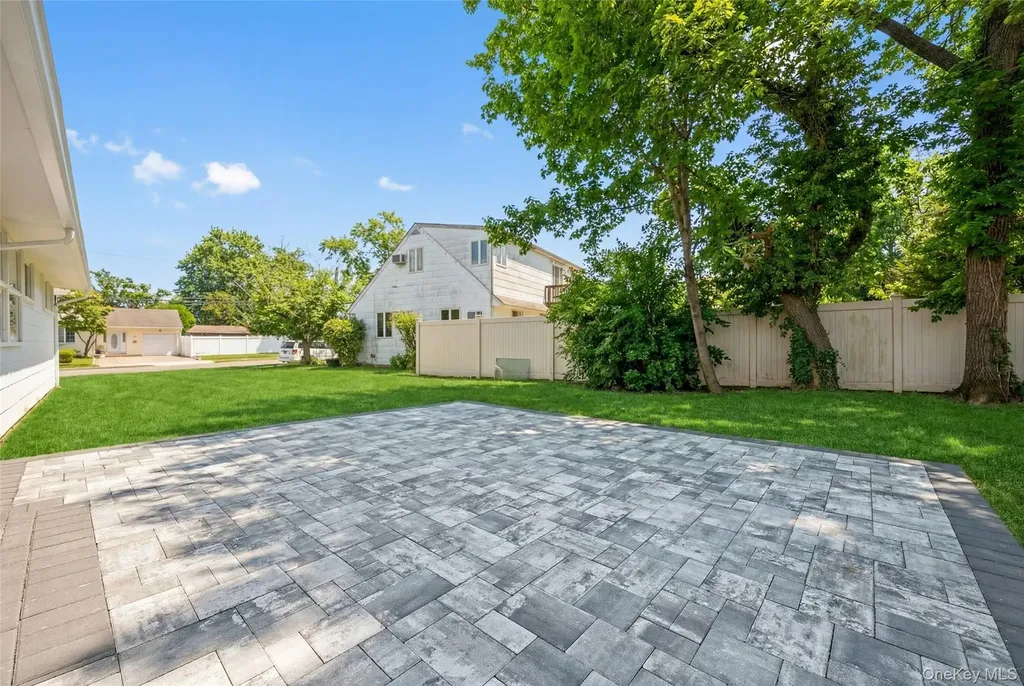 404 Foxdale Avenue Oceanside NY 11572
