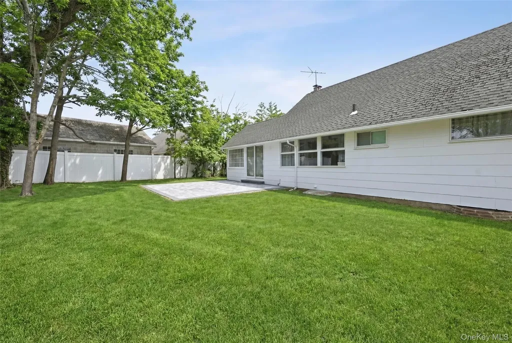 404 Foxdale Avenue Oceanside NY 11572