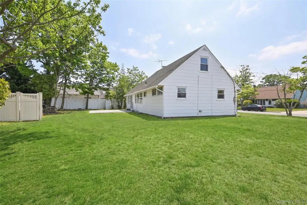 404 Foxdale Avenue Oceanside NY 11572
