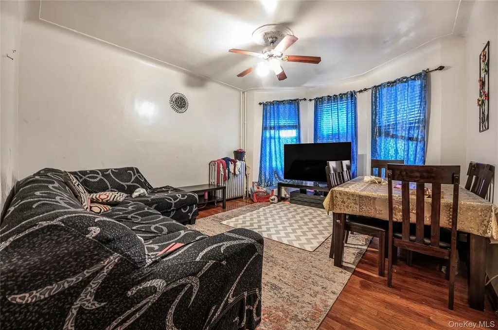 748 E 225 Street Bronx NY 10466