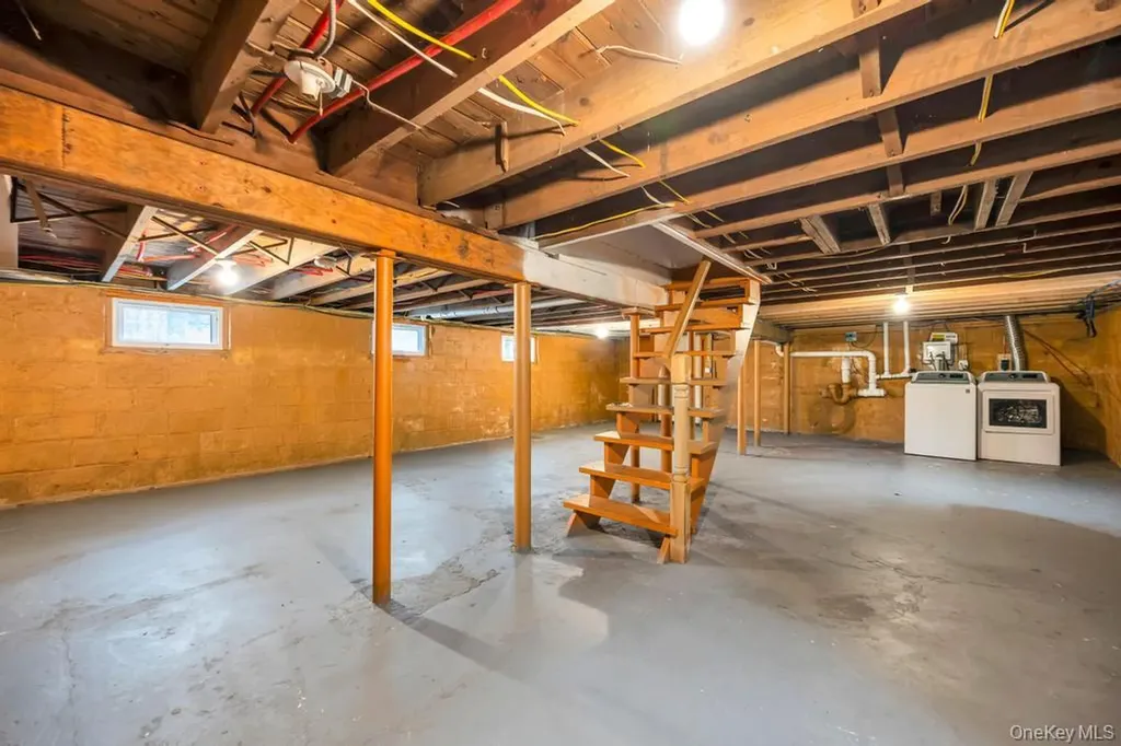 33 Center Avenue Bay Shore NY 11706