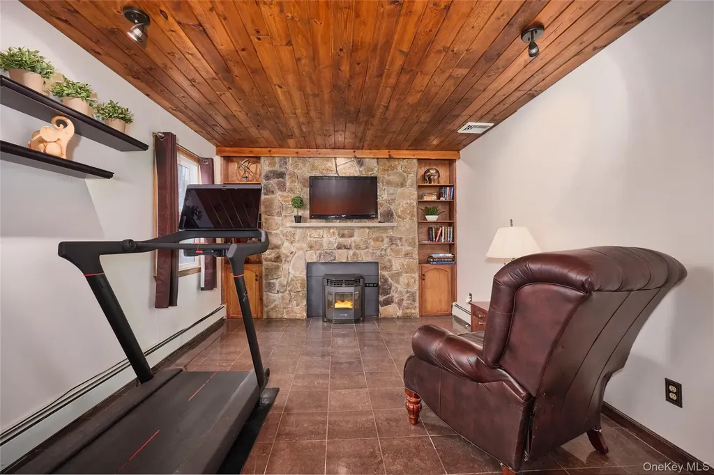 180 Ridge Drive Middletown NY 10940