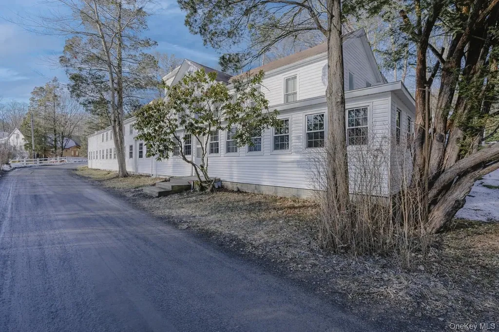 9 Solway Road Saugerties NY 12477