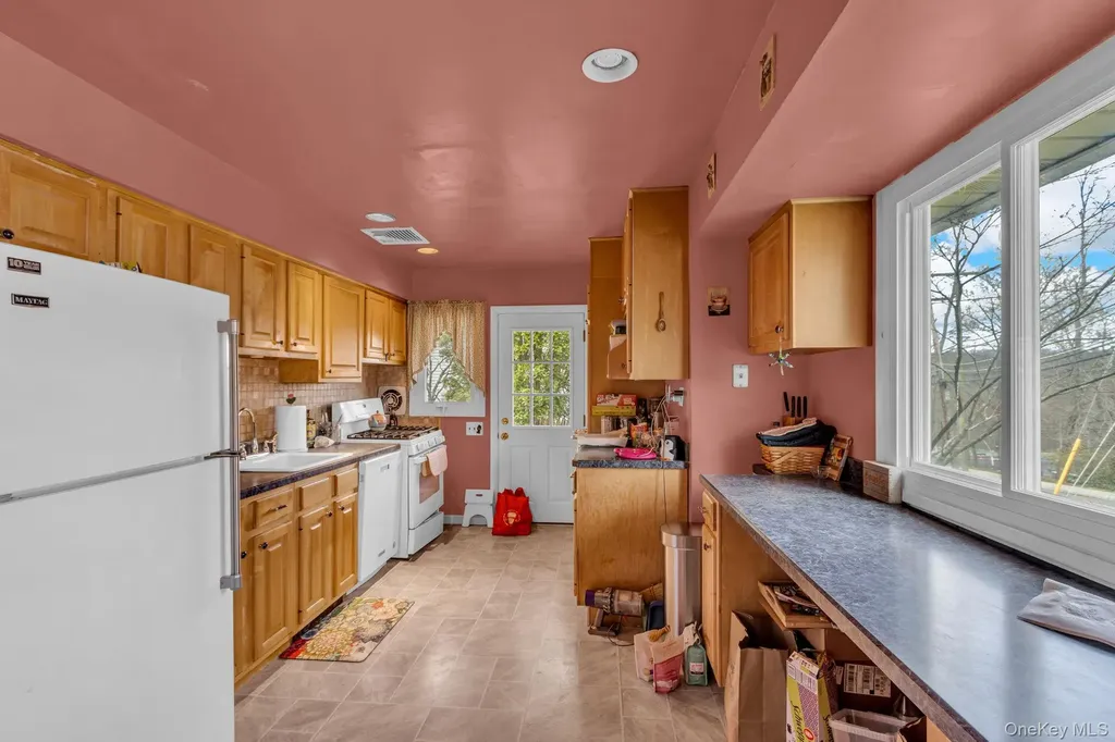 2028 Oakwood Drive Peekskill NY 10566