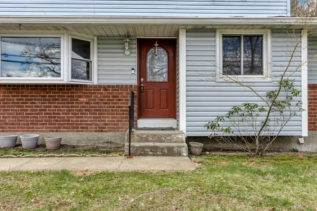 2028 Oakwood Drive Peekskill NY 10566