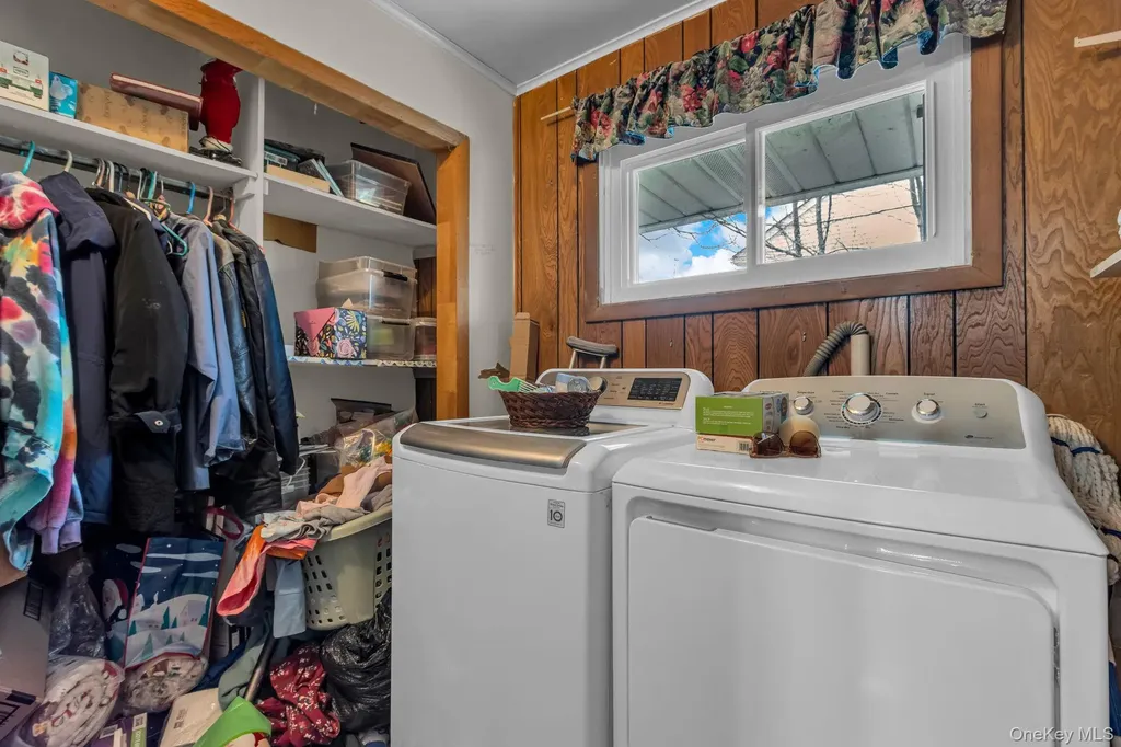 2028 Oakwood Drive Peekskill NY 10566