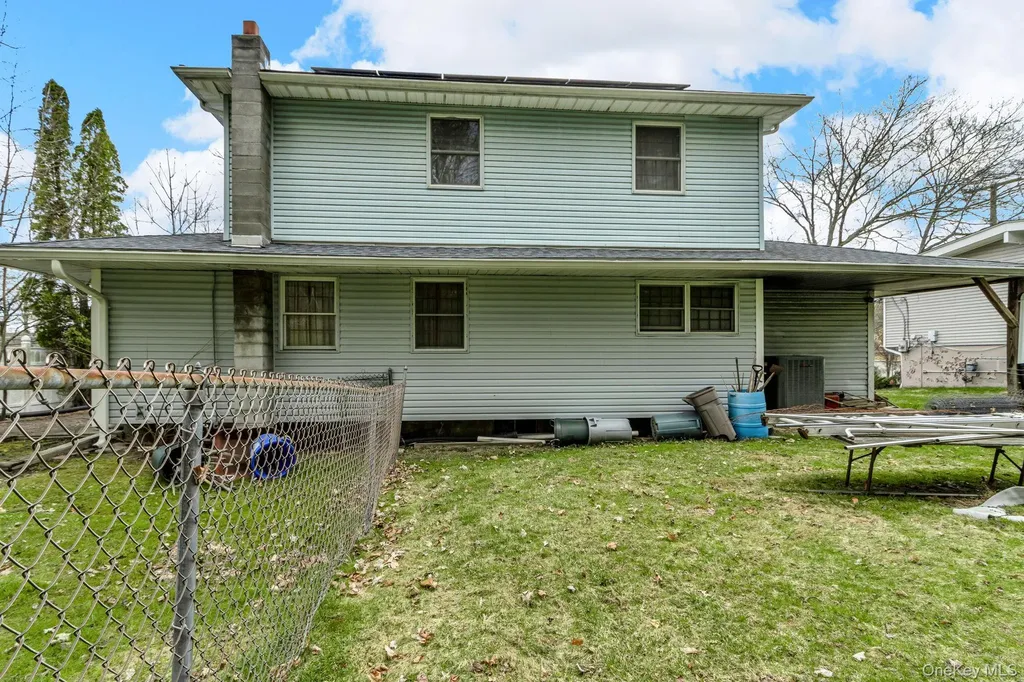 2028 Oakwood Drive Peekskill NY 10566