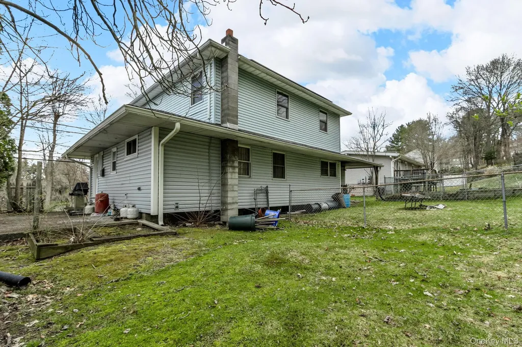 2028 Oakwood Drive Peekskill NY 10566