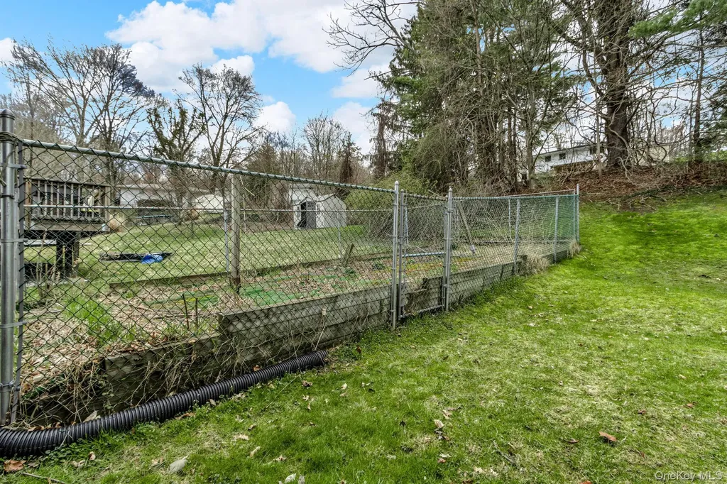 2028 Oakwood Drive Peekskill NY 10566