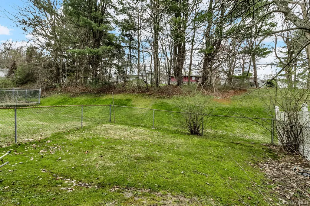 2028 Oakwood Drive Peekskill NY 10566