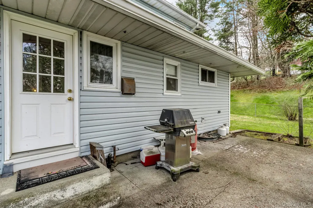 2028 Oakwood Drive Peekskill NY 10566