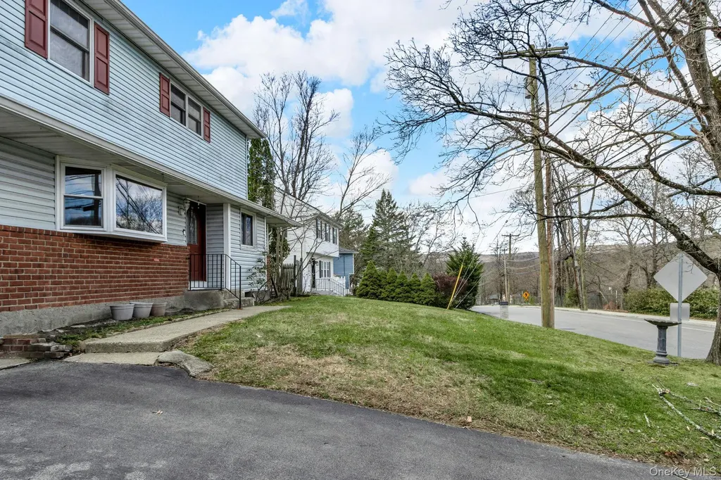2028 Oakwood Drive Peekskill NY 10566