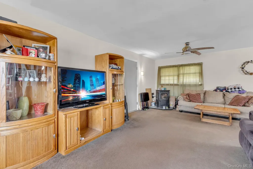 2028 Oakwood Drive Peekskill NY 10566