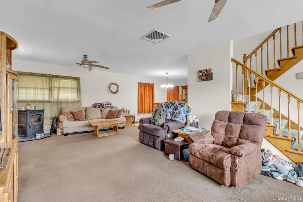 2028 Oakwood Drive Peekskill NY 10566