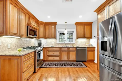 21 Barnaby Lane Hartsdale NY 10530
