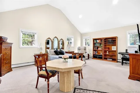 21 Barnaby Lane Hartsdale NY 10530