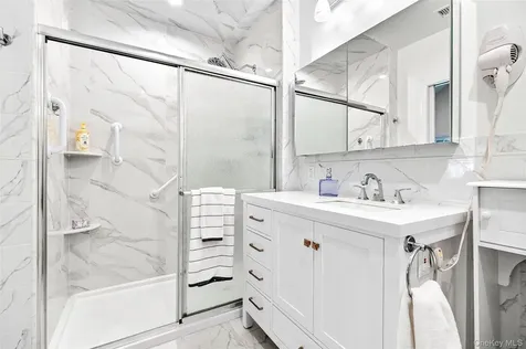 21 Barnaby Lane Hartsdale NY 10530