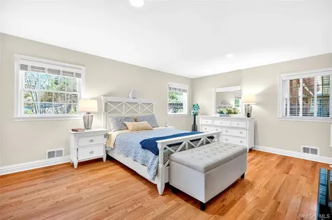 21 Barnaby Lane Hartsdale NY 10530