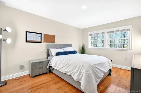 21 Barnaby Lane Hartsdale NY 10530