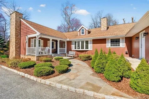 21 Barnaby Lane Hartsdale NY 10530