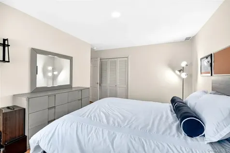 21 Barnaby Lane Hartsdale NY 10530