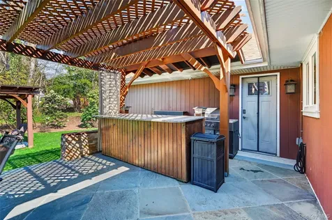 21 Barnaby Lane Hartsdale NY 10530