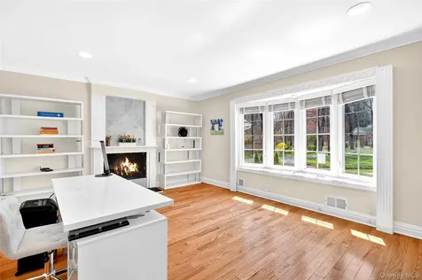 21 Barnaby Lane Hartsdale NY 10530