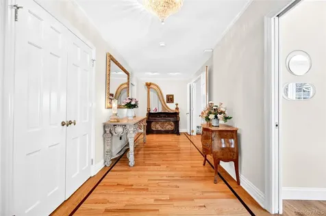 21 Barnaby Lane Hartsdale NY 10530