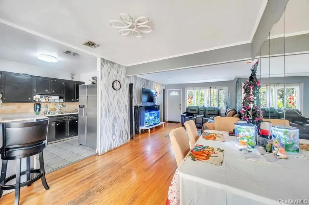 3 Francisco Avenue Central Islip NY 11722
