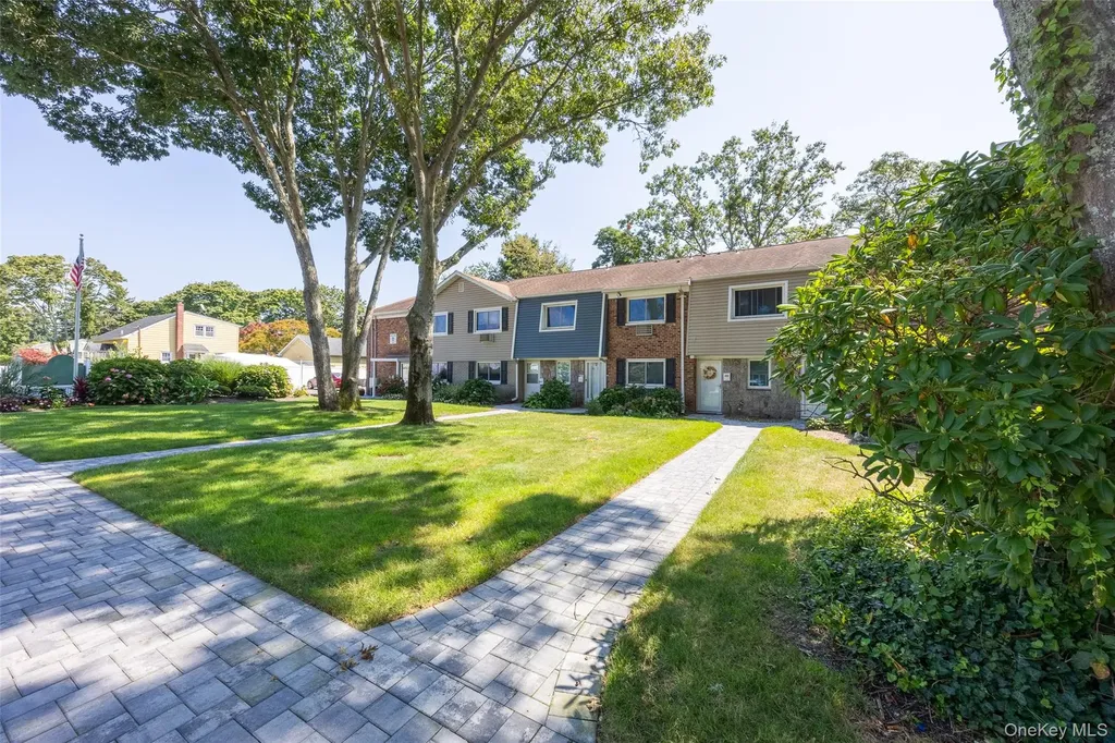 40 W 4th Street Patchogue NY 11772