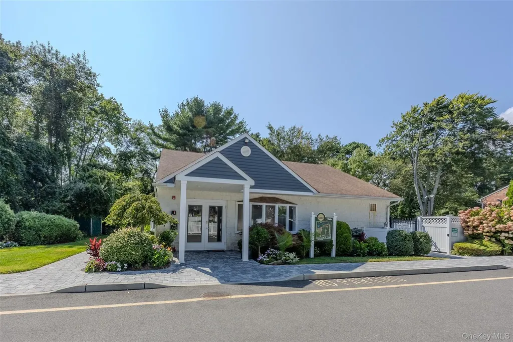 40 W 4th Street Patchogue NY 11772