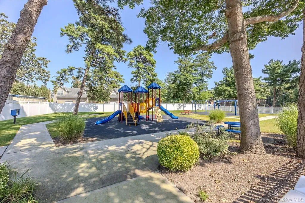 40 W 4th Street Patchogue NY 11772