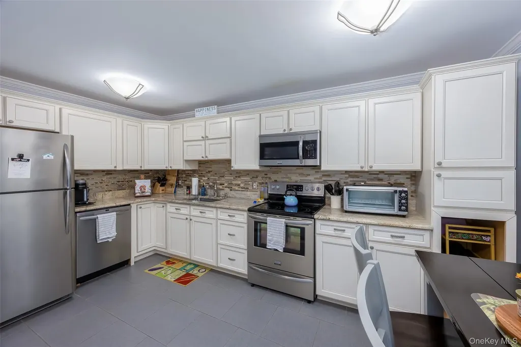 40 W 4th Street Patchogue NY 11772